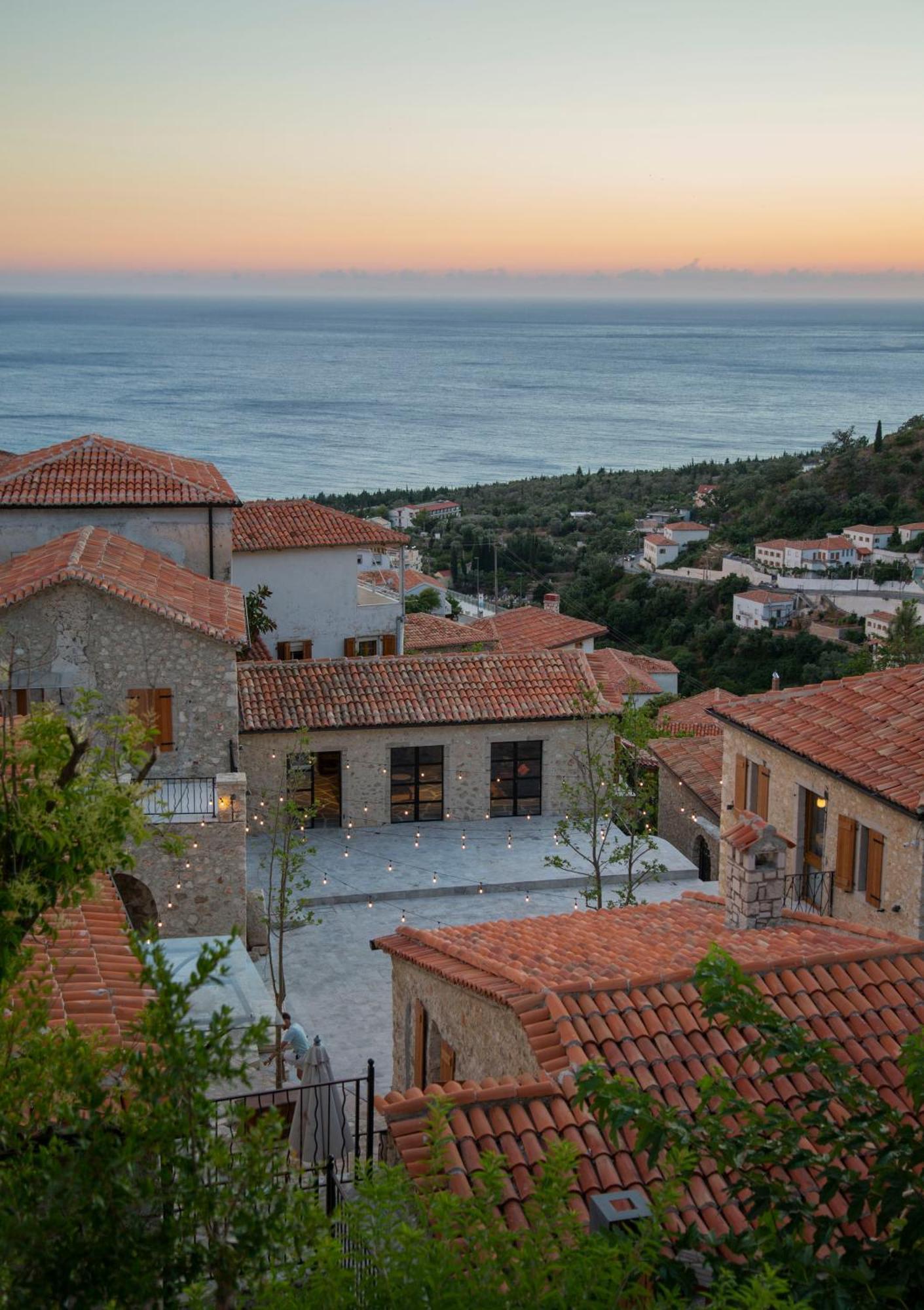 Zoe Hora Hotell Dhërmi Exteriör bild